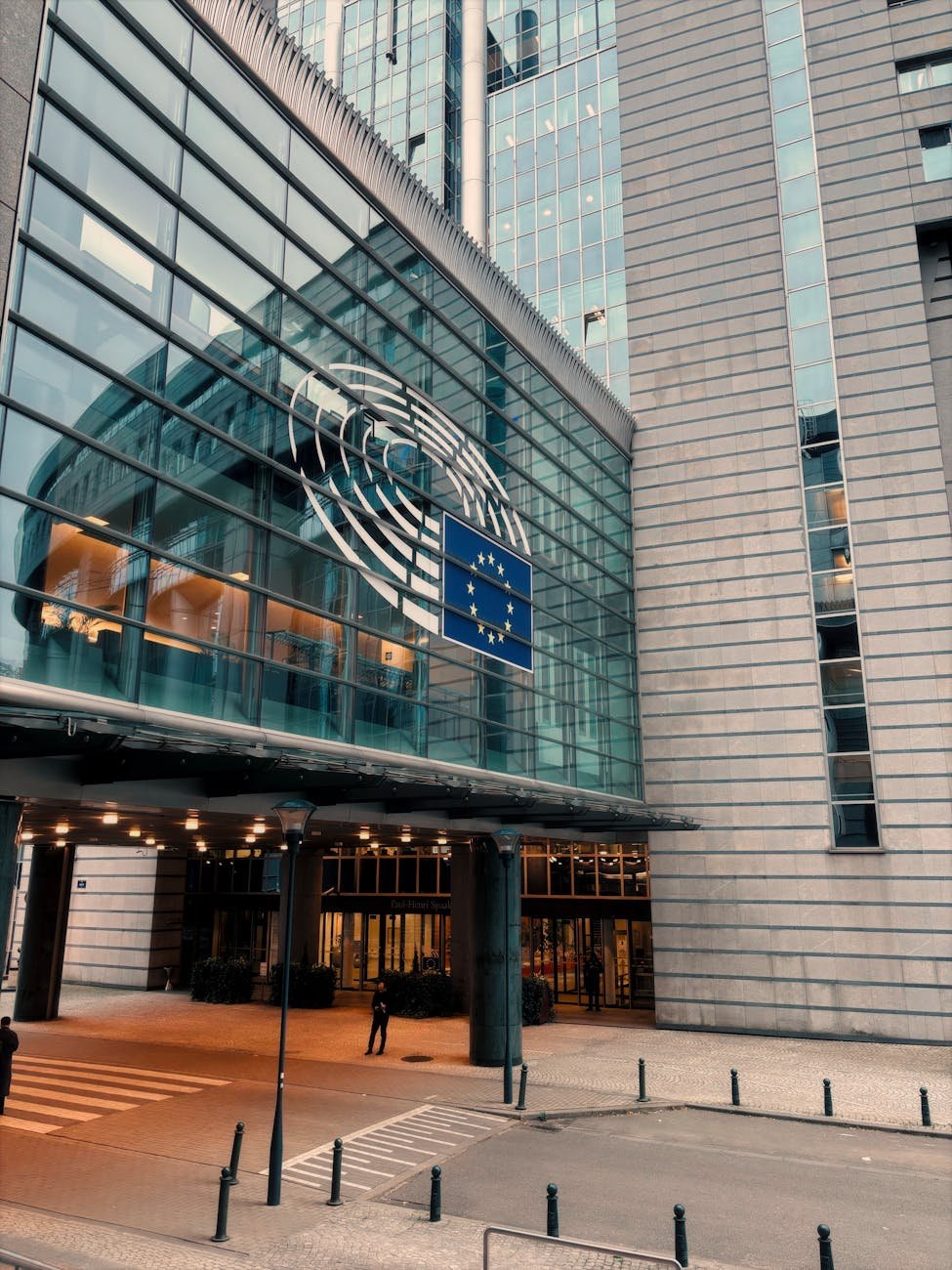 european parliament building in brussels