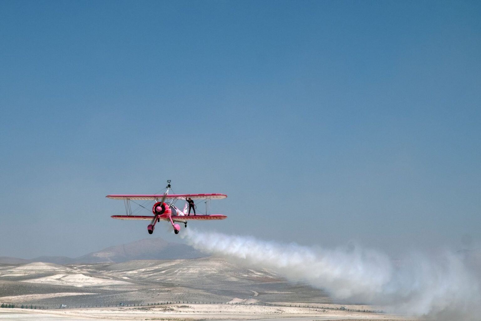 biplane flying