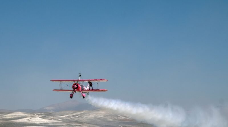 biplane flying