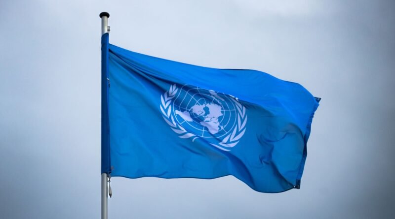 un flag flying in the wind