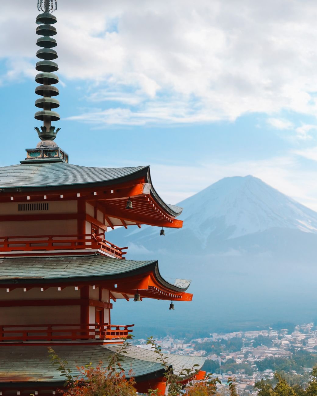 chureito pagoda with mount fuji in background